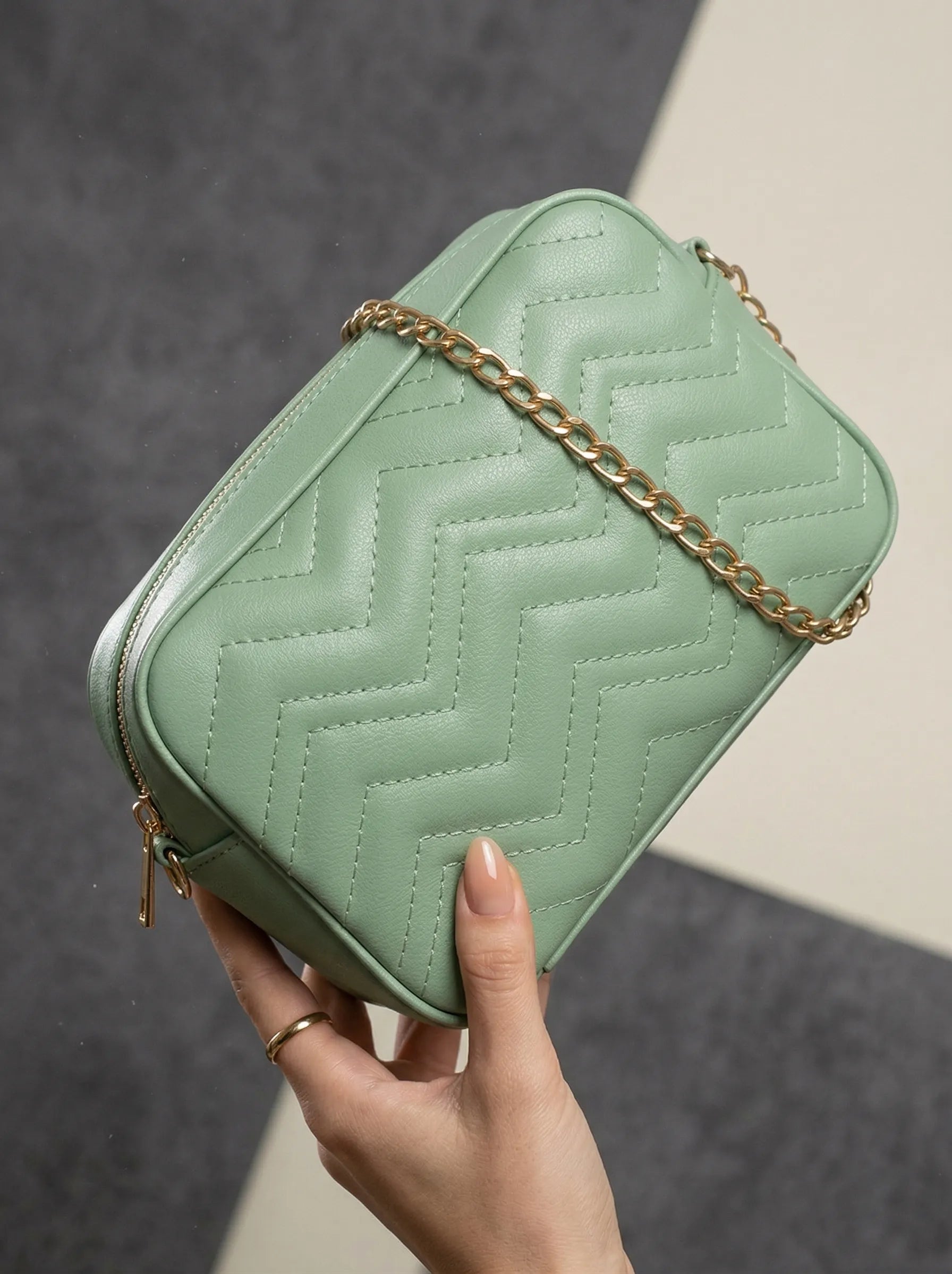 AURA GREEN