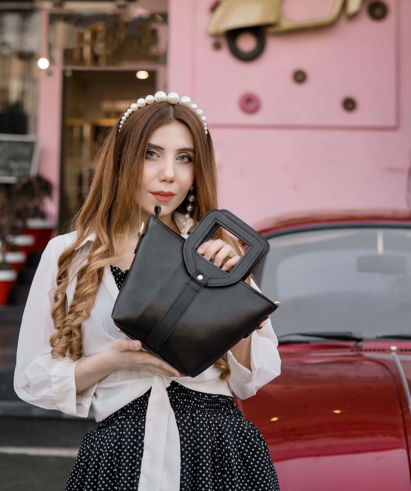 Voyage Black women's shoulder bag in black by Bag X
