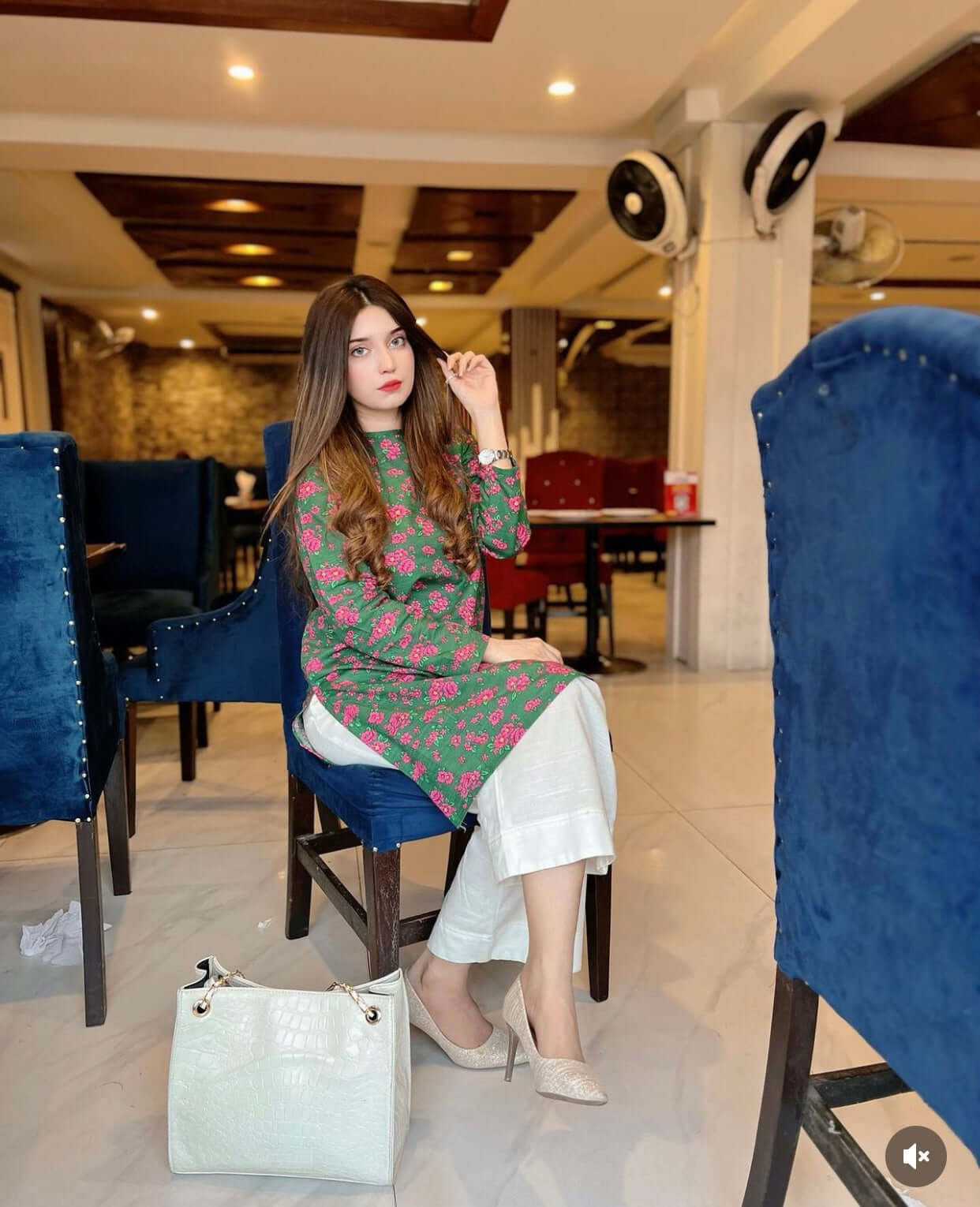 CROCODILE TOTE WHITE - Bag X