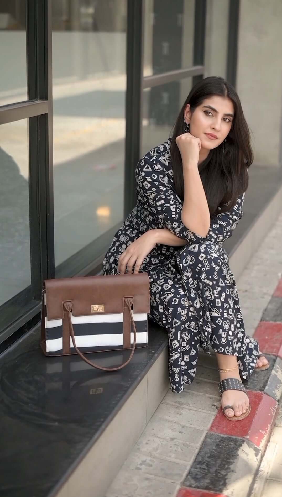 DARWIN BROWN - LEFTOVER - Bag X