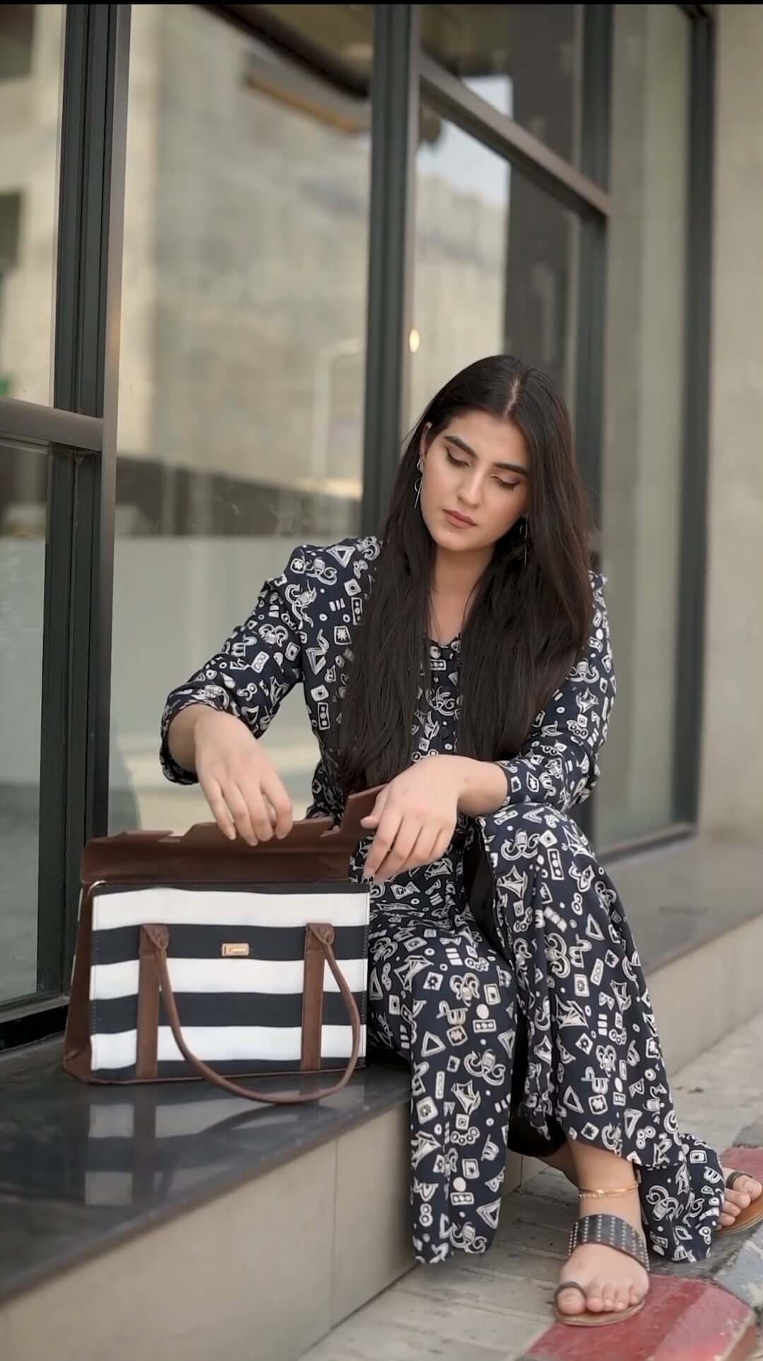 DARWIN BROWN - LEFTOVER - Bag X