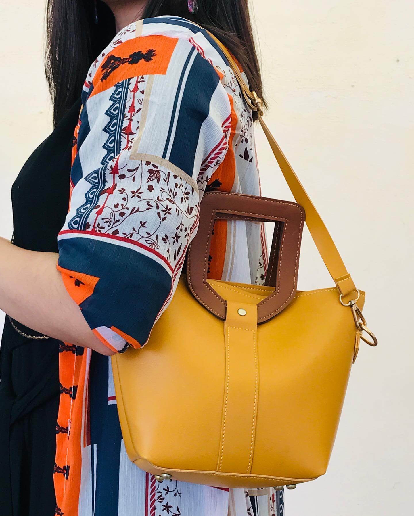 VOYAGE YELLOW - Bag X